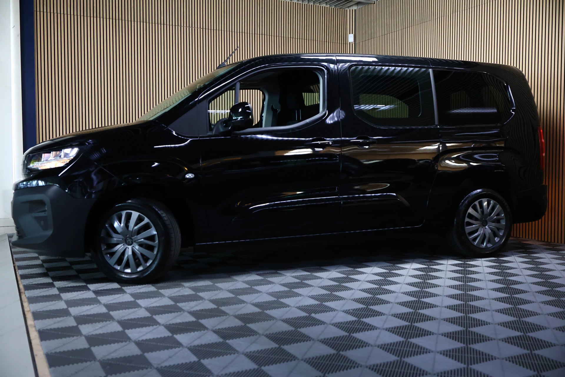 Hoofdafbeelding Peugeot Partner