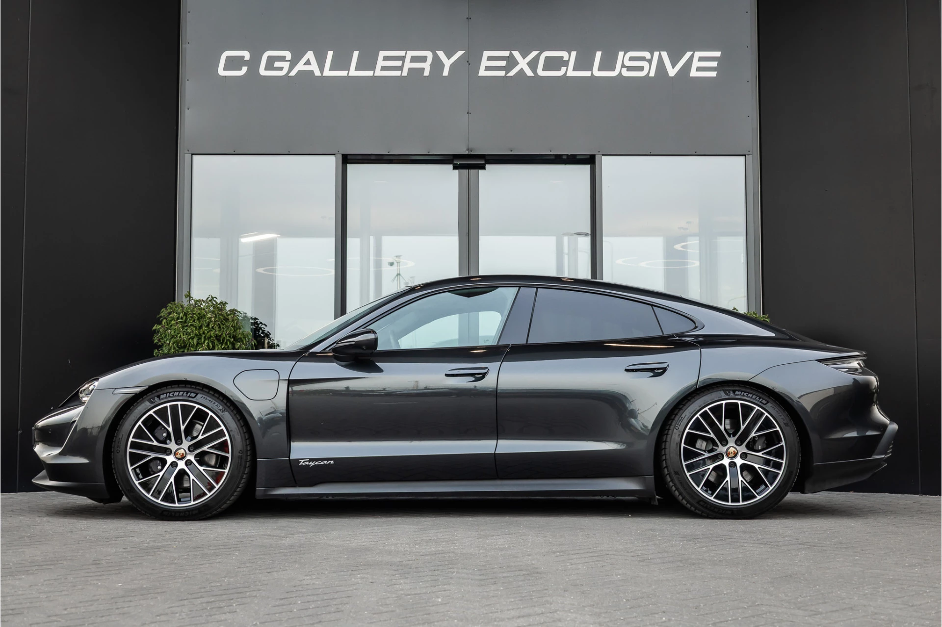 Hoofdafbeelding Porsche Taycan