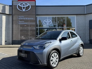 Hoofdafbeelding Toyota Aygo Toyota Aygo X HYBRID 115 PLAY NIEUW DIRECT LEVERBAAR! CLIMA AD-CRUISE CAMERA APPLE/ANDROID EL-RAMEN/SPIEGELS