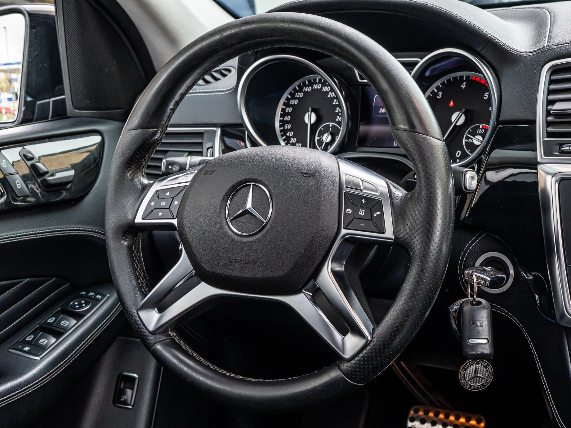 Hoofdafbeelding Mercedes-Benz M-Klasse