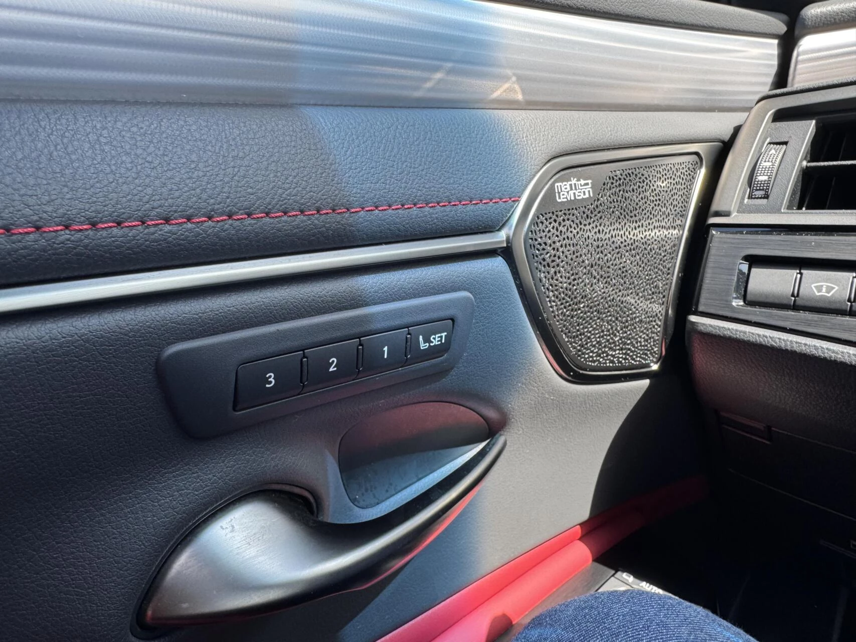 Hoofdafbeelding Lexus ES