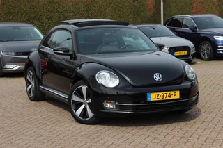 Volkswagen Beetle 1.2 TSI Design BlueMotion / Panoramadak / Navigatie / Parkeerhulp V+A / 16'' / Stoelverwarming / Cruise control