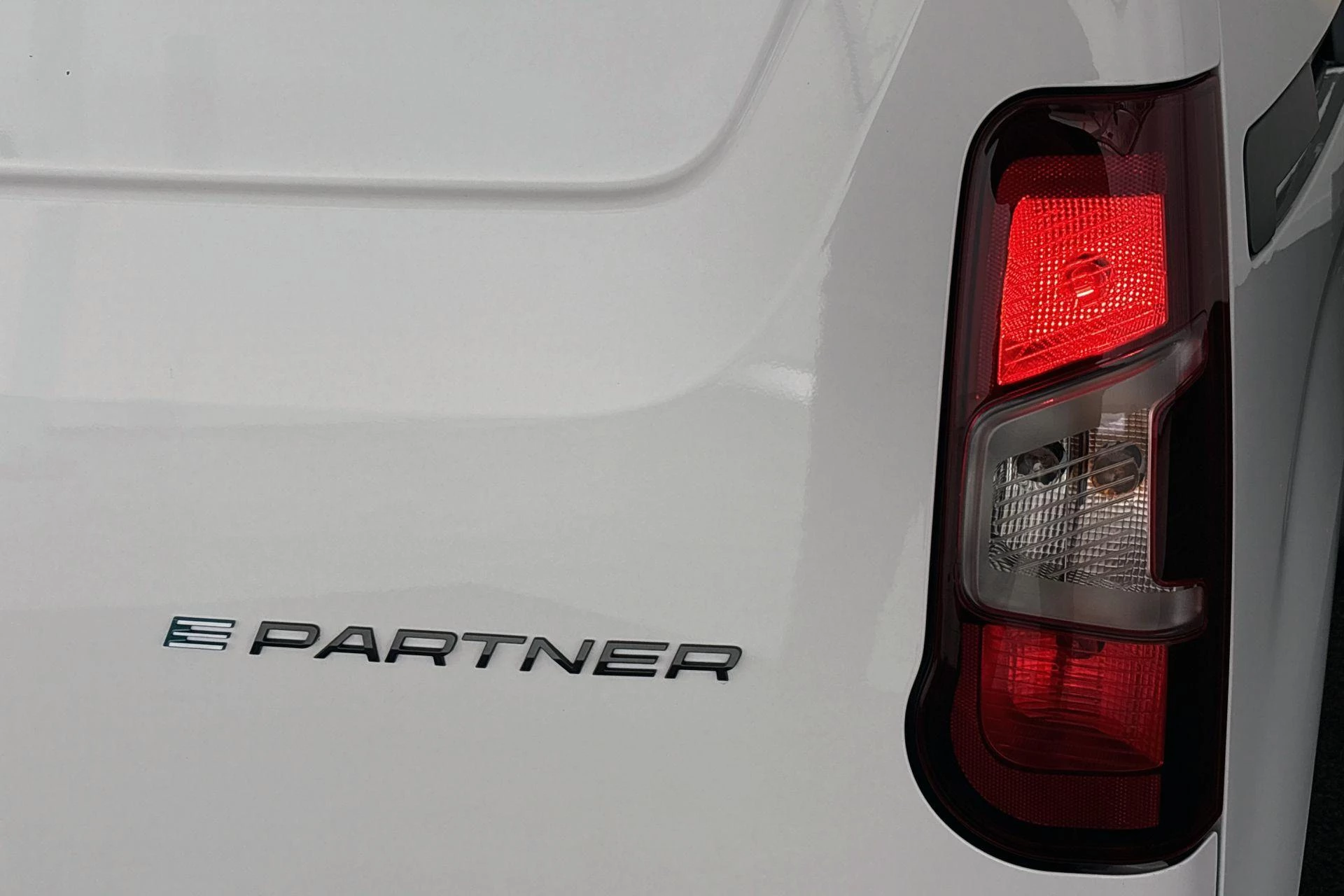 Hoofdafbeelding Peugeot e-Partner