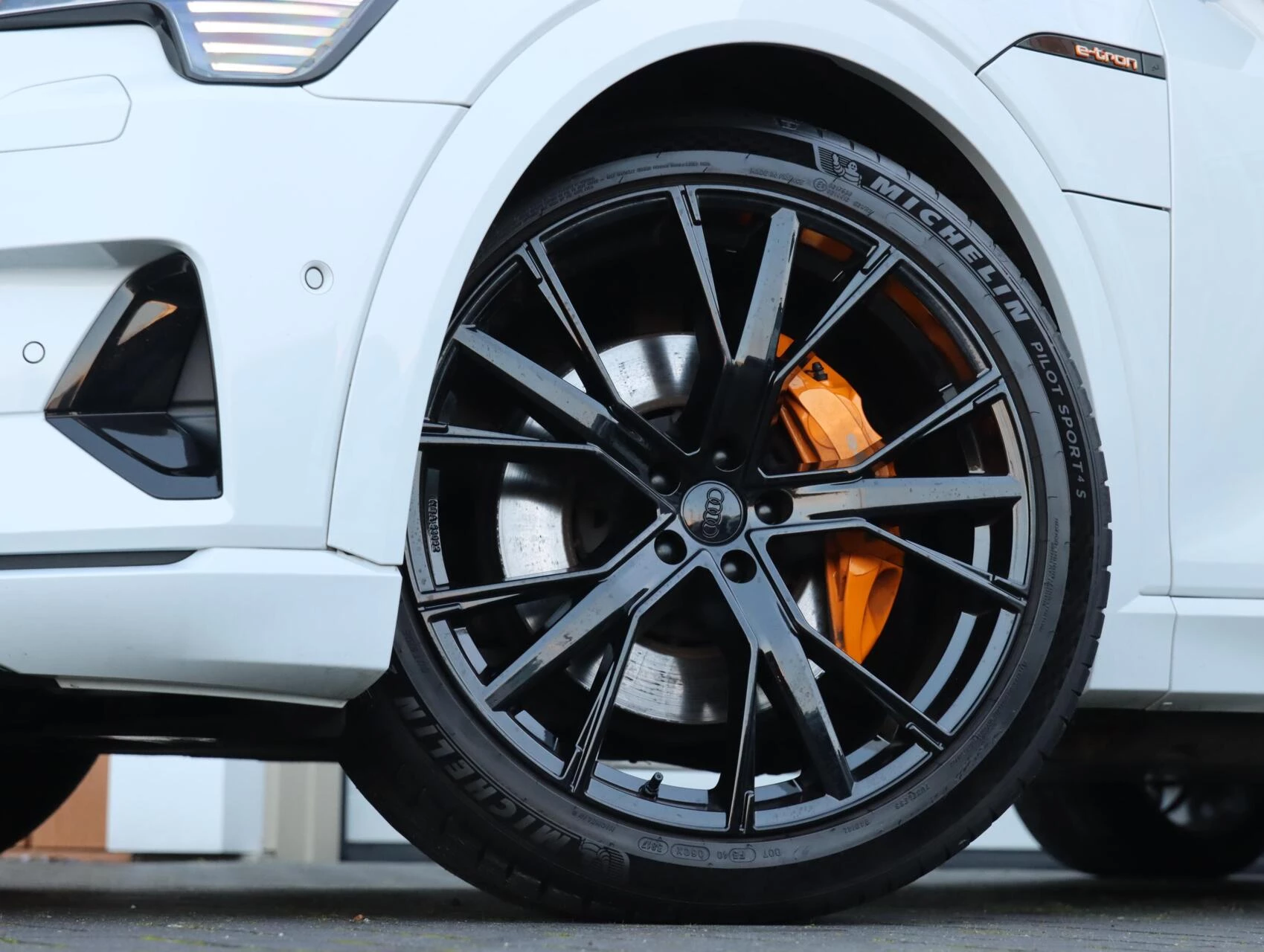 Hoofdafbeelding Audi e-tron