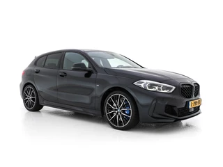 BMW 1 Serie M135i xDrive M-Sportpack High Executive Aut. *ALCANTARA-MICROFIBRE | FULL-LED | HEATED-SPORTSEATS | SHIFT-PADDLES | DIGI-COCKPIT | HEAD-UP | NAVI-FULLMAP | DAB+ | PRIVACY-GLASS | AMBIENT-LIGHT | CARBON-INLAY | CARPLAY | 19''ALU*