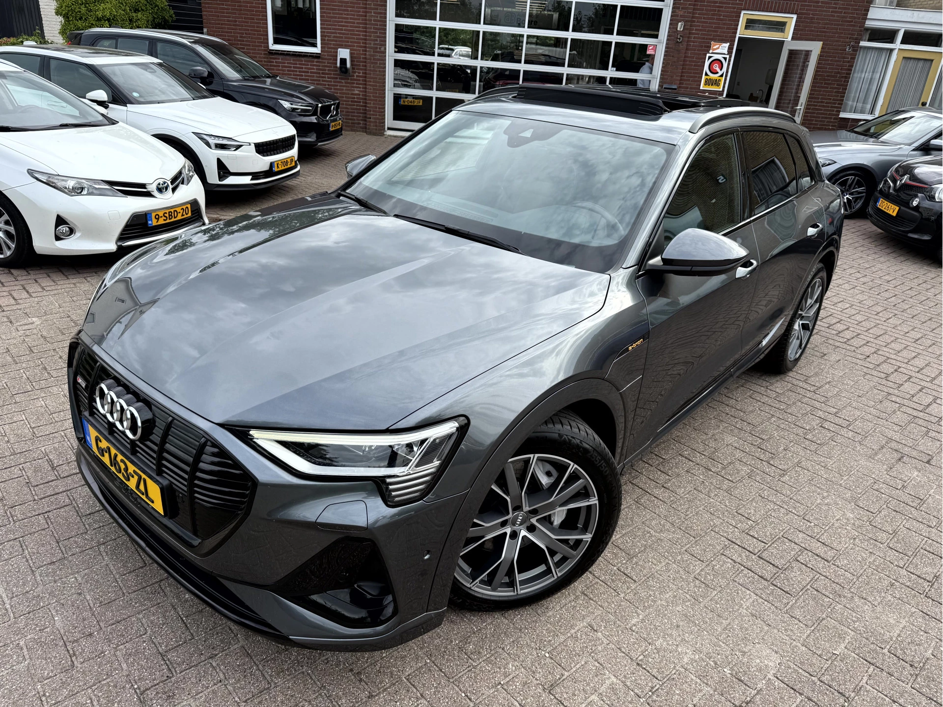 Hoofdafbeelding Audi e-tron