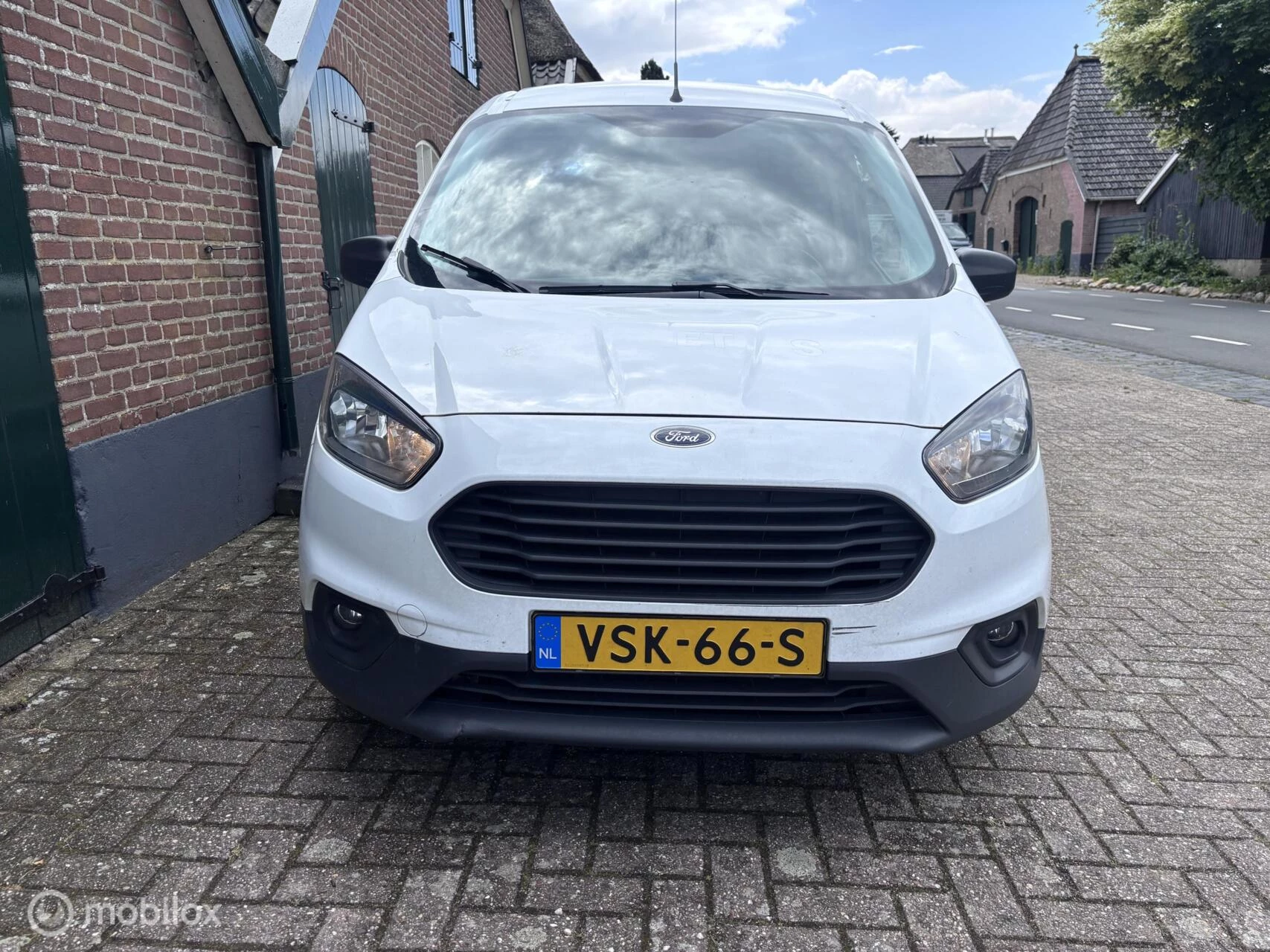 Hoofdafbeelding Ford Transit Courier