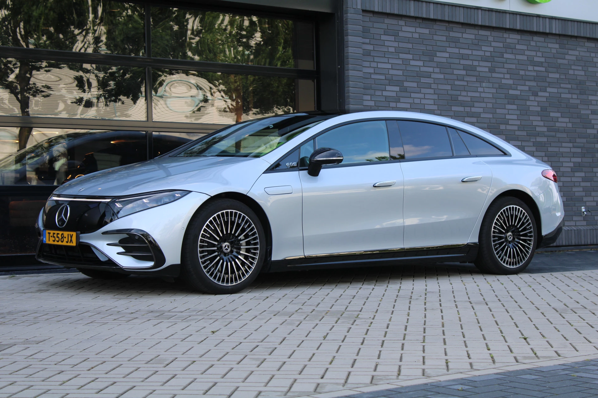Hoofdafbeelding Mercedes-Benz EQS