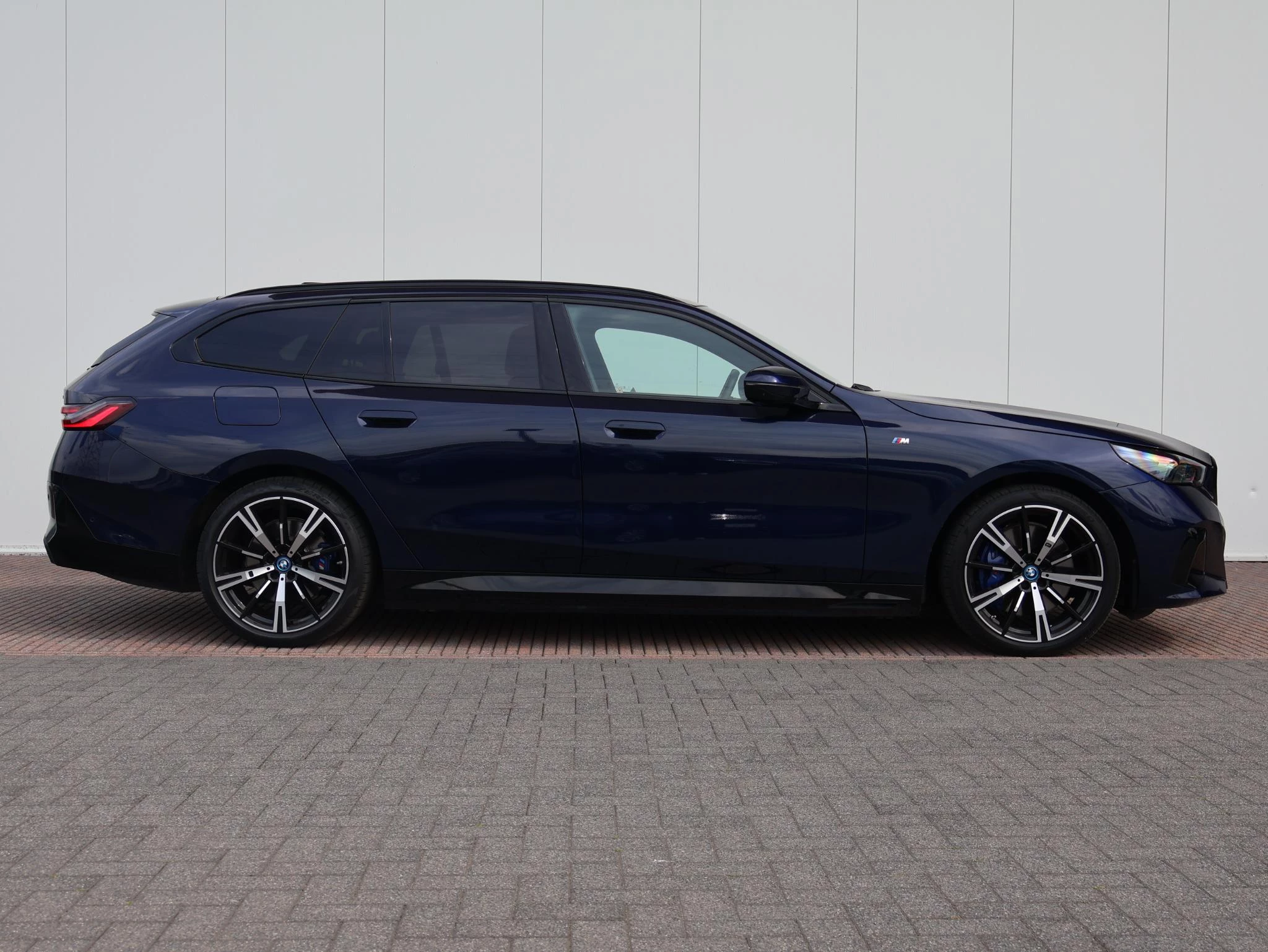 Hoofdafbeelding BMW i5