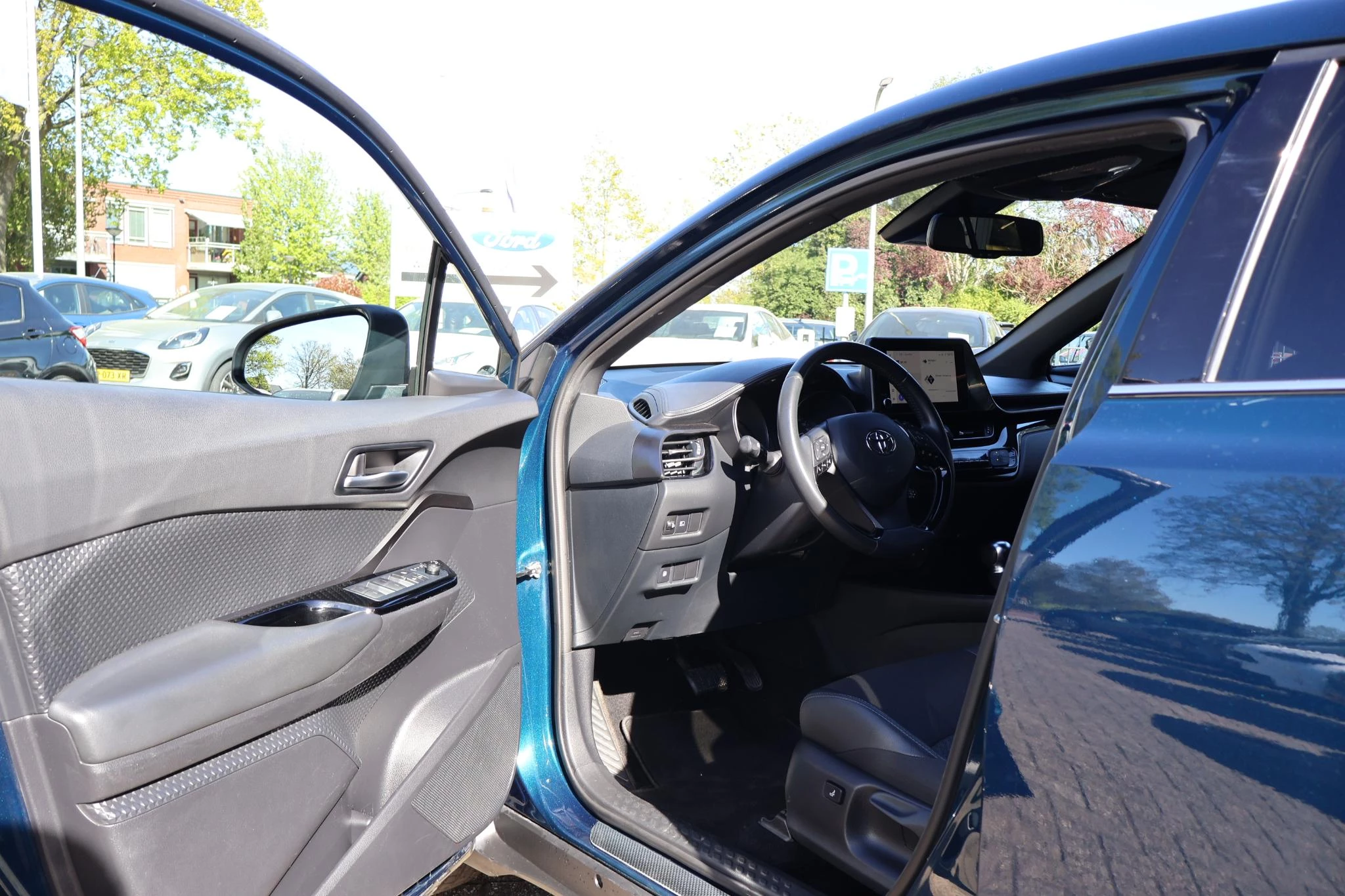 Hoofdafbeelding Toyota C-HR