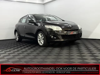 Renault Mégane 1.4 TCE Celsium Clima, Navi, Keyless start, Cruise control, Lichtmetalen velgen