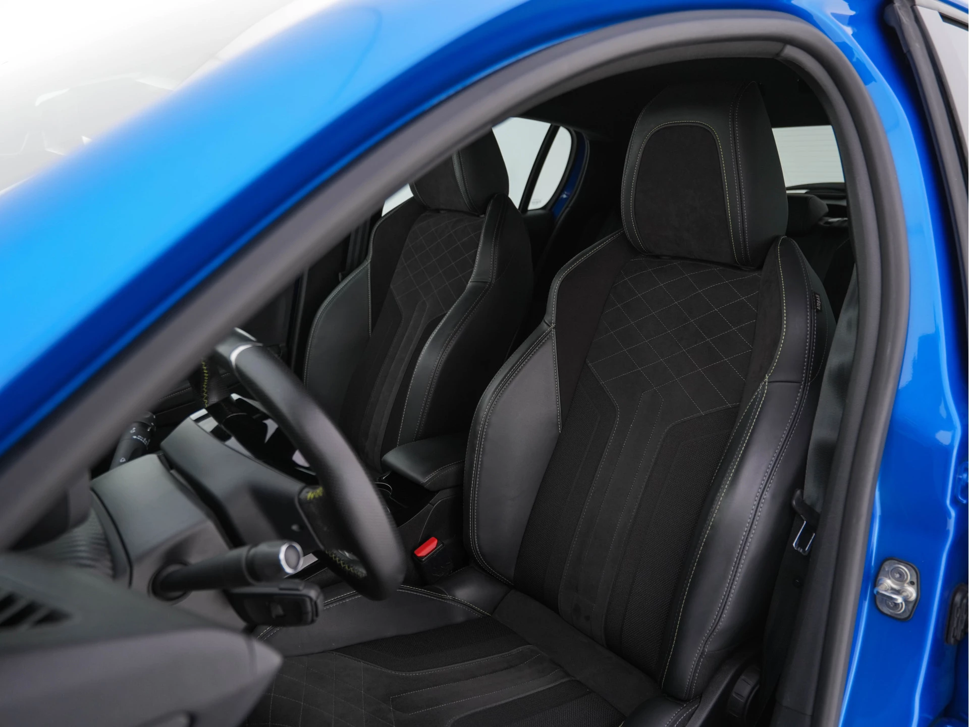 Hoofdafbeelding Peugeot e-208
