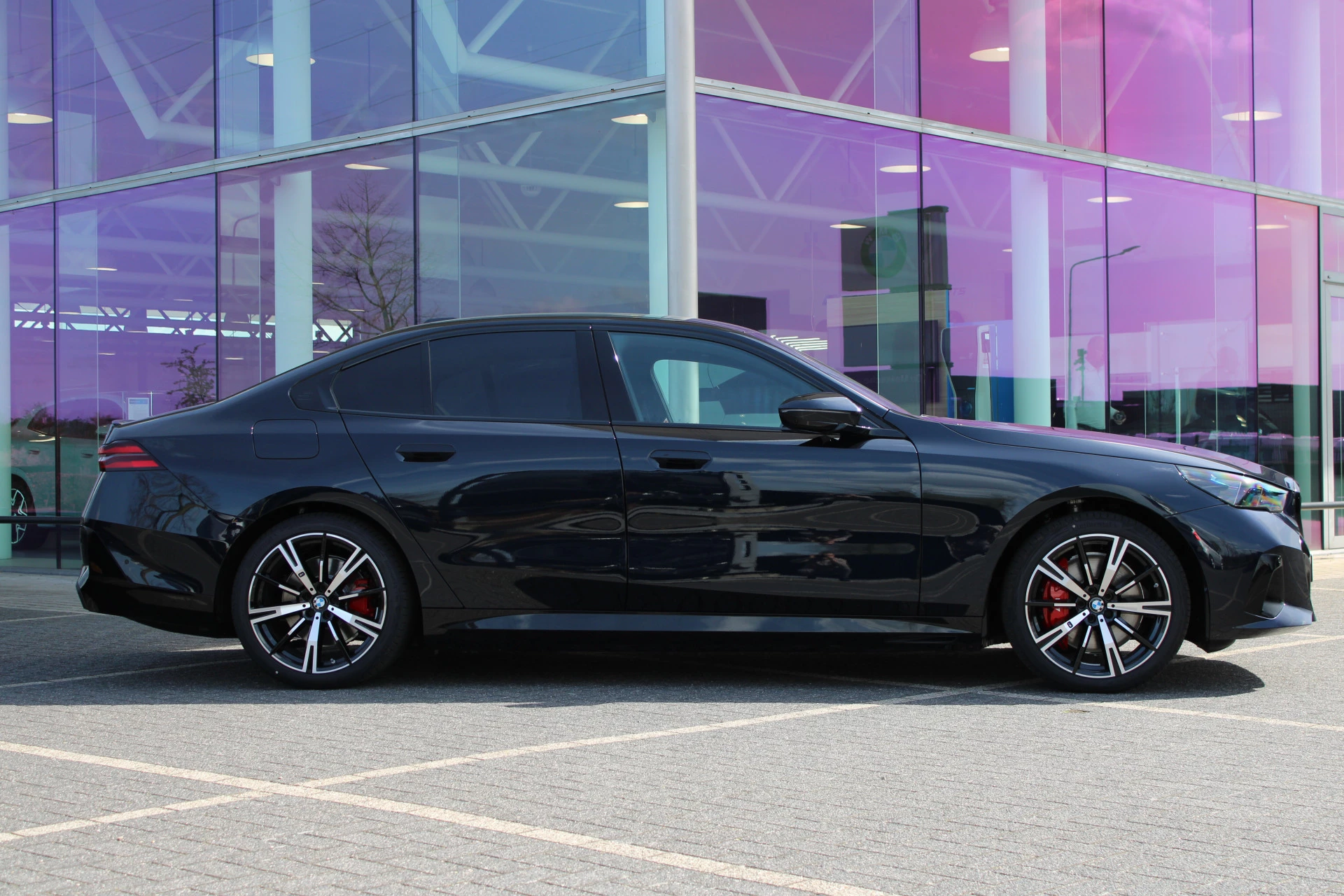 Hoofdafbeelding BMW i5