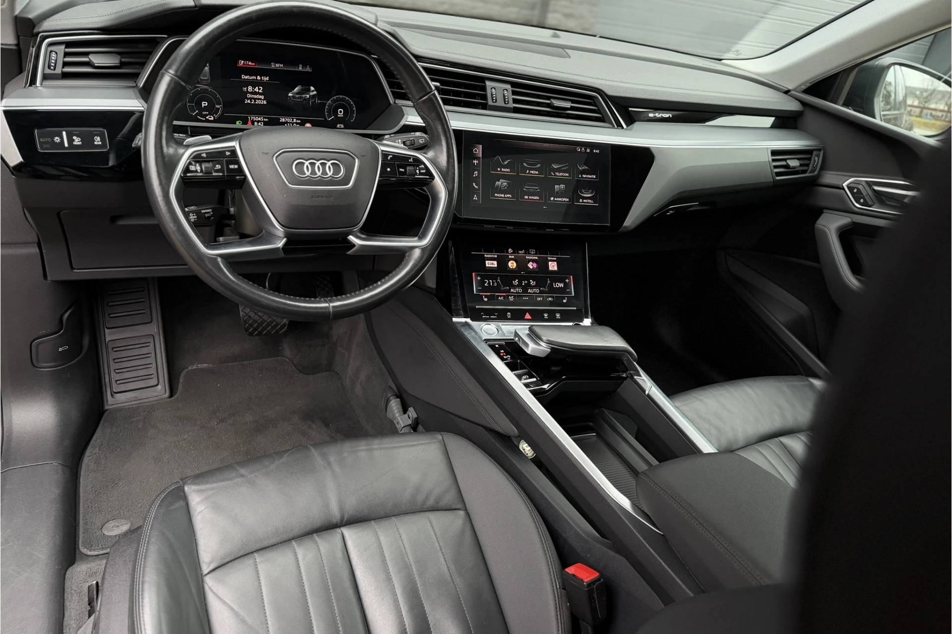 Hoofdafbeelding Audi e-tron