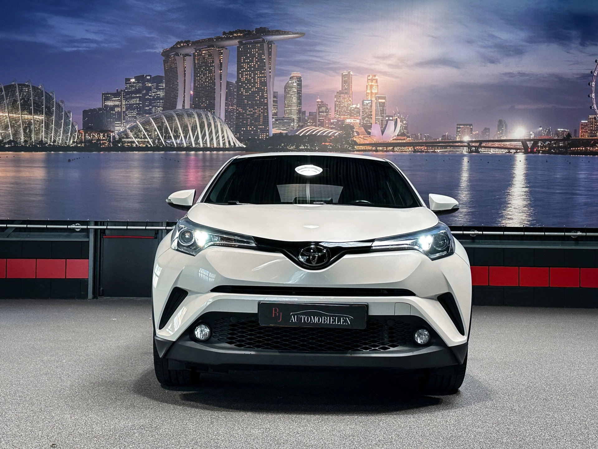 Hoofdafbeelding Toyota C-HR