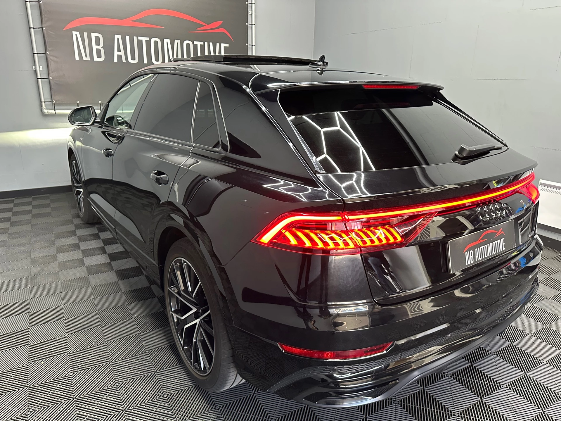 Hoofdafbeelding Audi Q8