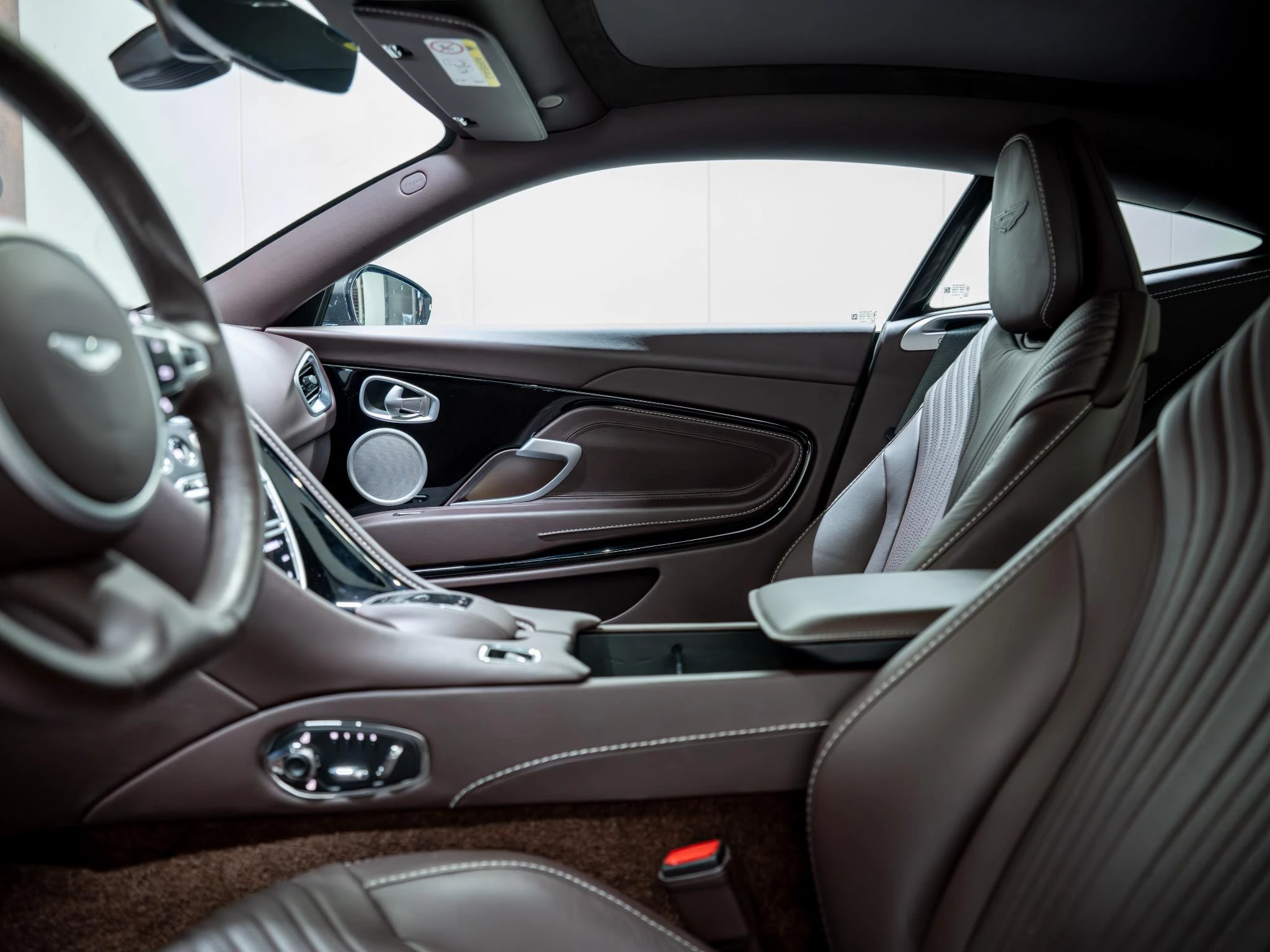 Hoofdafbeelding Aston Martin DB11