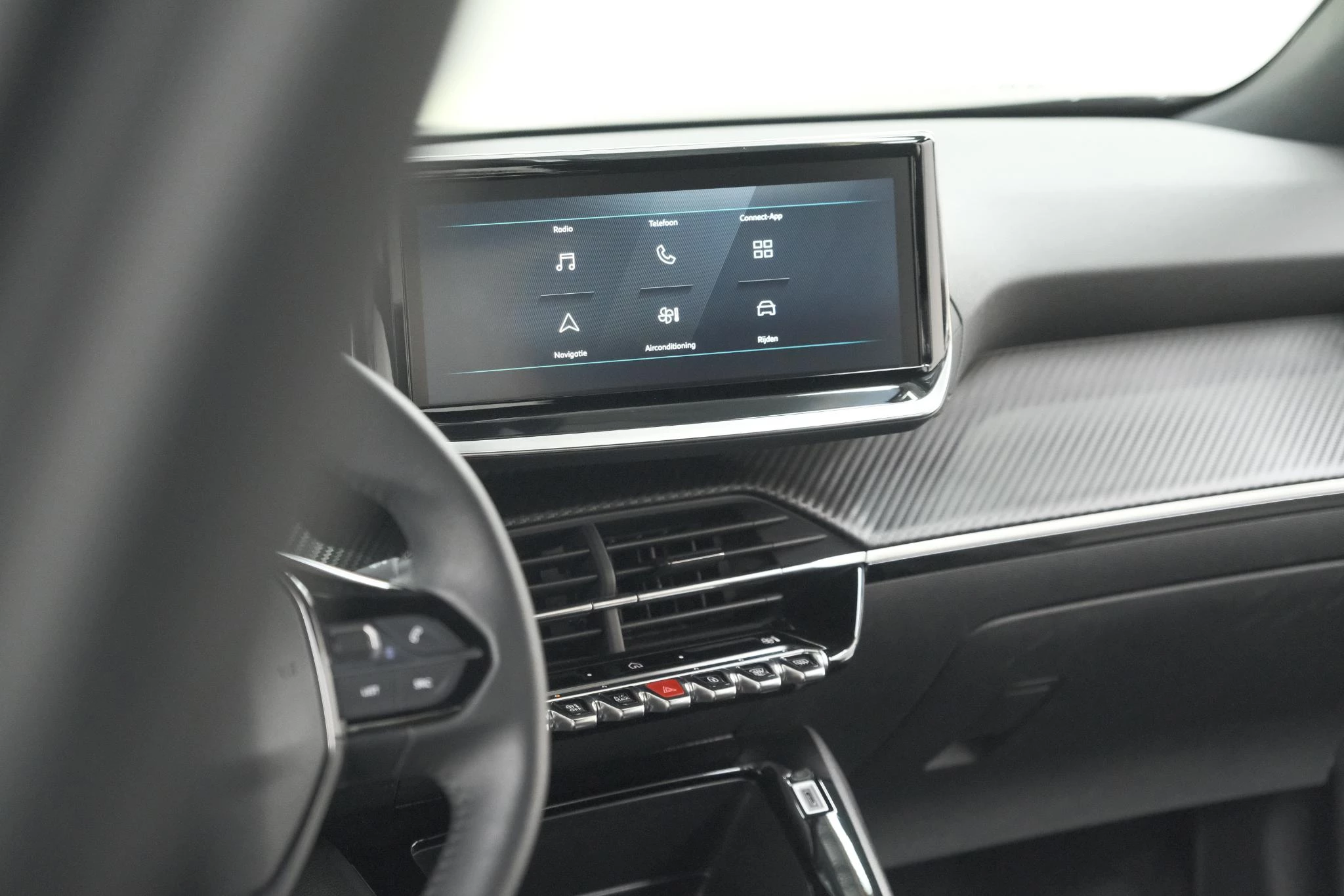 Hoofdafbeelding Peugeot e-2008