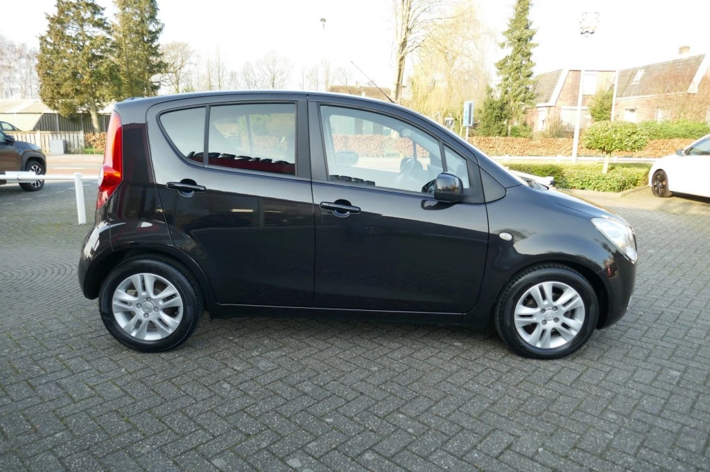 Hoofdafbeelding Opel Agila