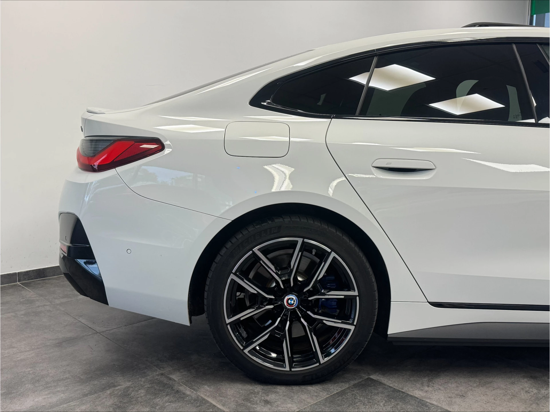 Hoofdafbeelding BMW i4