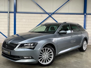 Hoofdafbeelding Škoda Superb Skoda Superb Combi 1.8 TSI Laurin & Klement KEYLESS|LEDER|DSG