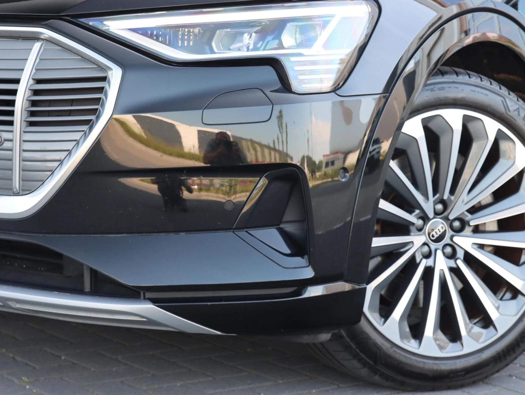 Hoofdafbeelding Audi e-tron