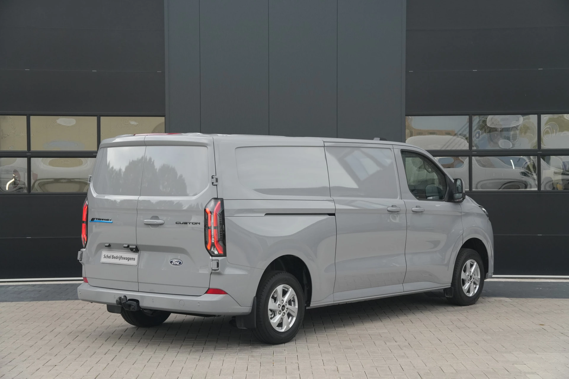 Hoofdafbeelding Ford E-Transit Custom