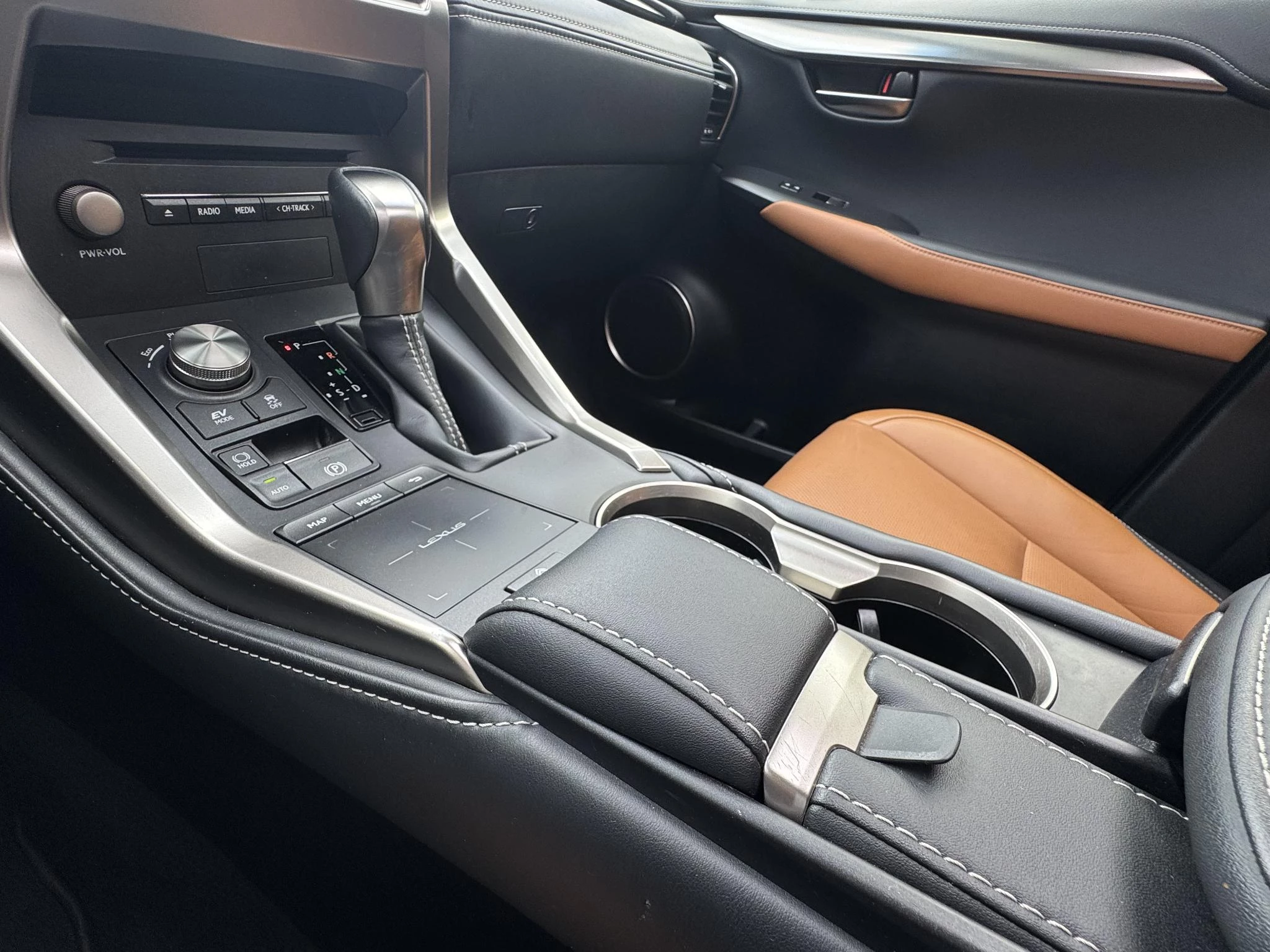 Hoofdafbeelding Lexus NX