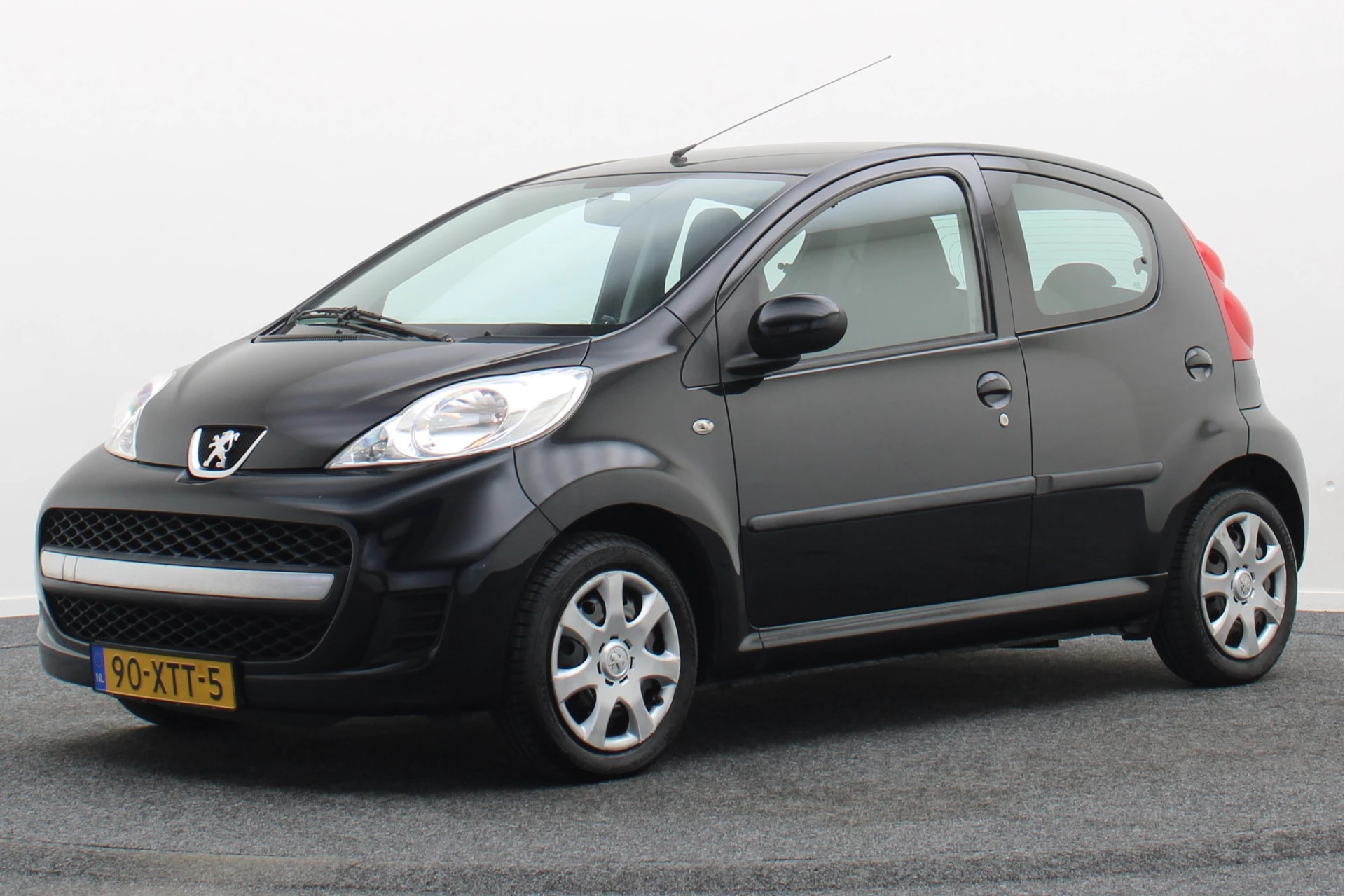 Hoofdafbeelding Peugeot 107