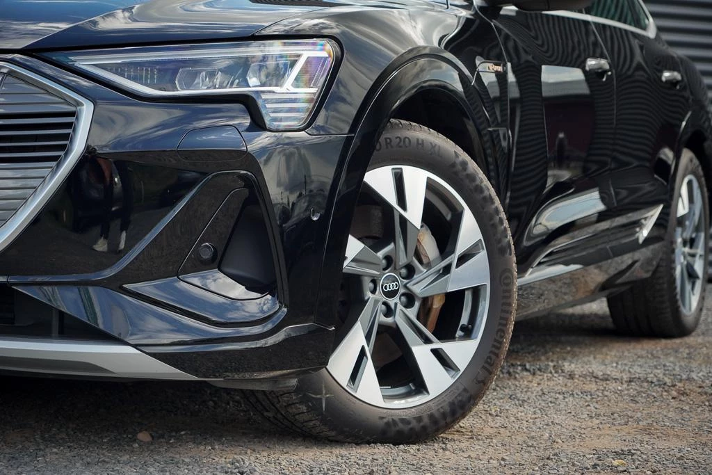 Hoofdafbeelding Audi e-tron