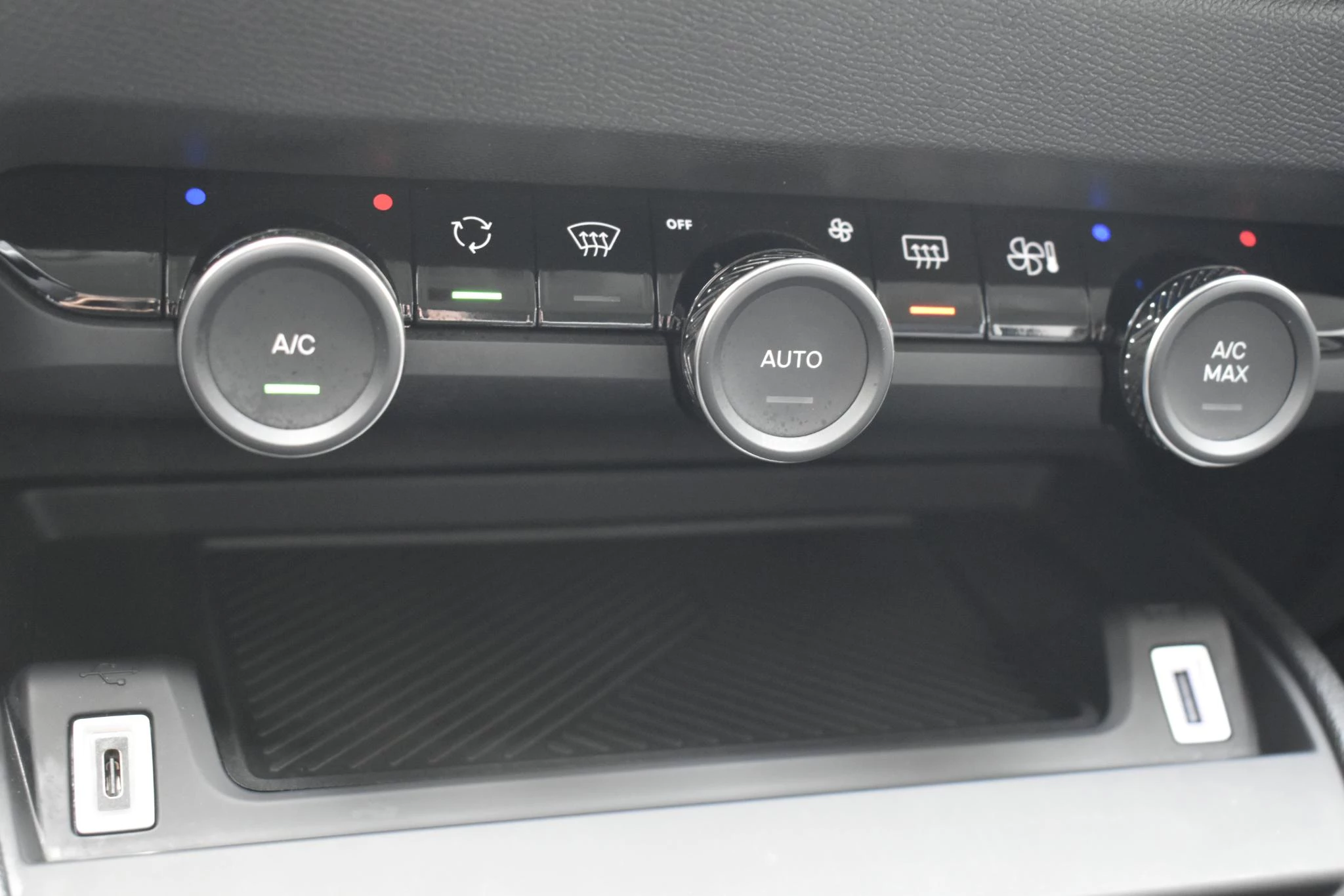 Hoofdafbeelding Citroën ë-C4