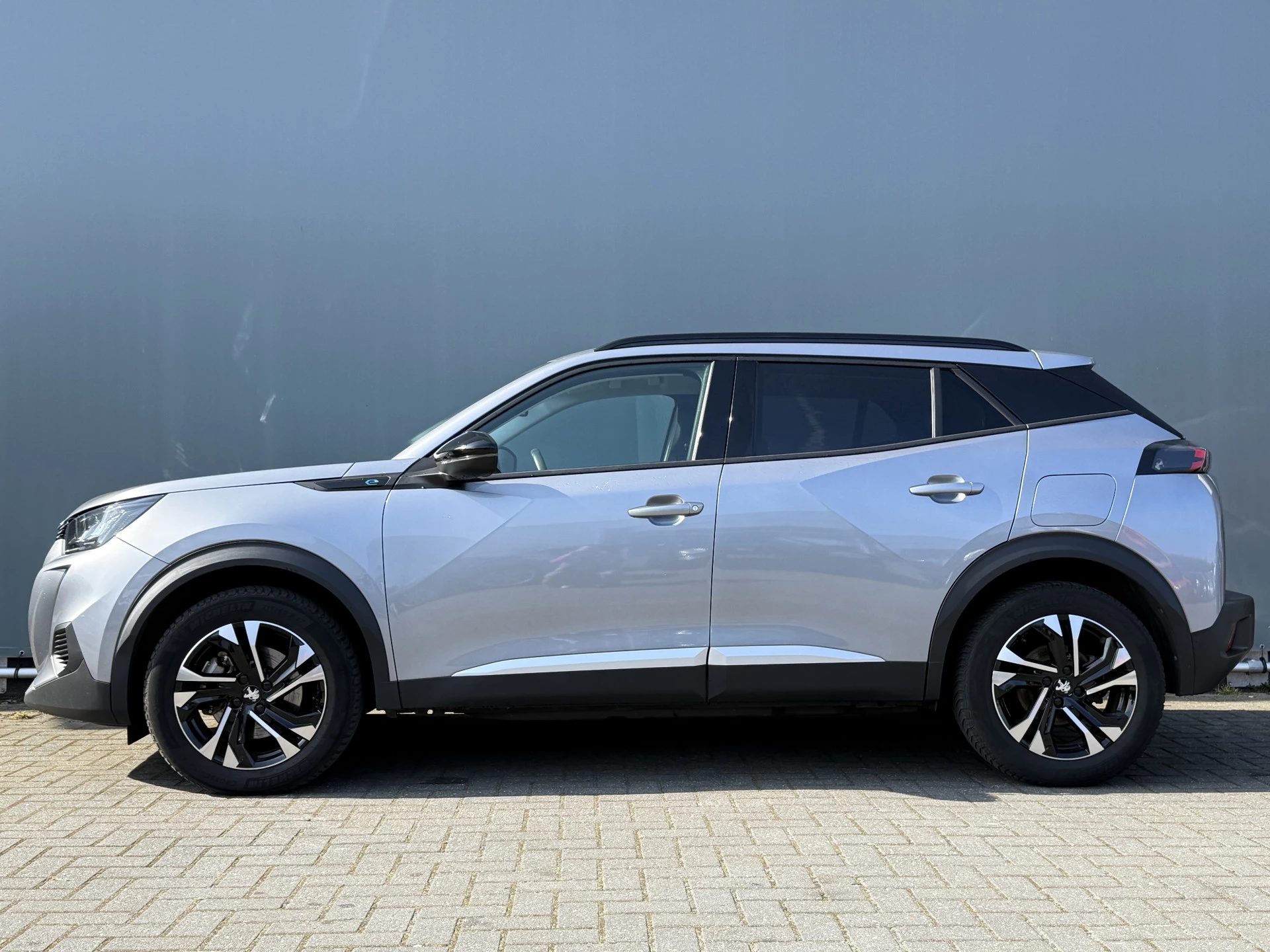 Hoofdafbeelding Peugeot e-2008