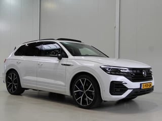 Hoofdafbeelding Volkswagen Touareg Volkswagen Touareg R 3.0 TSI eHybrid 462PK | Full option | Garantie 02-2026