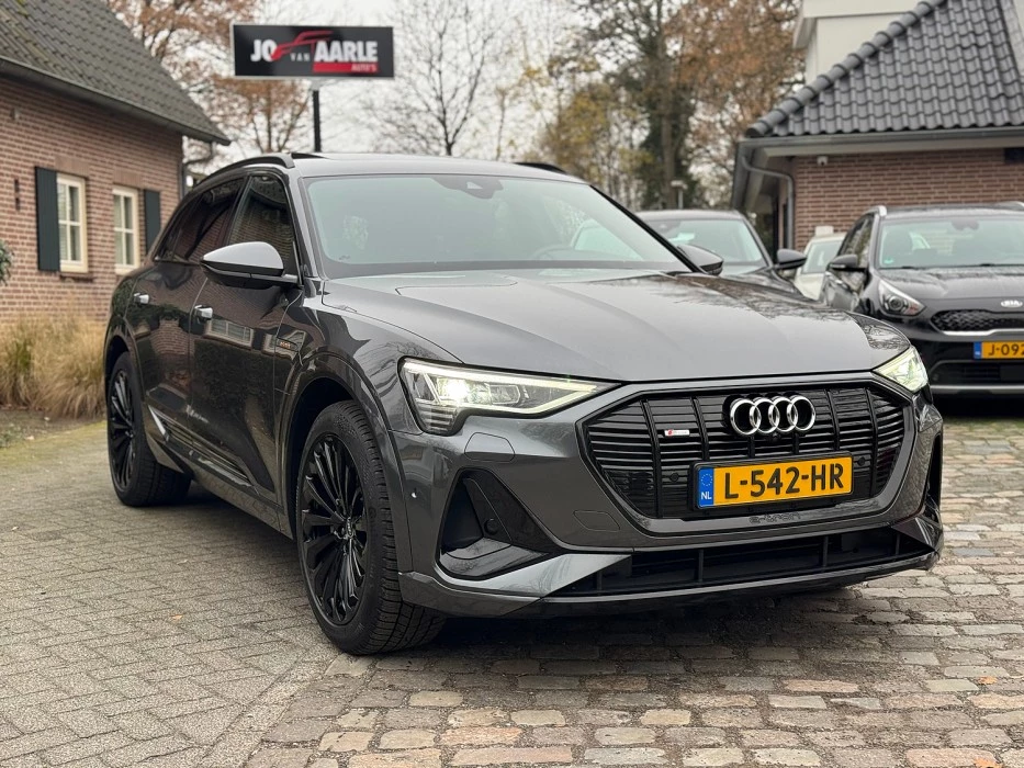 Hoofdafbeelding Audi e-tron