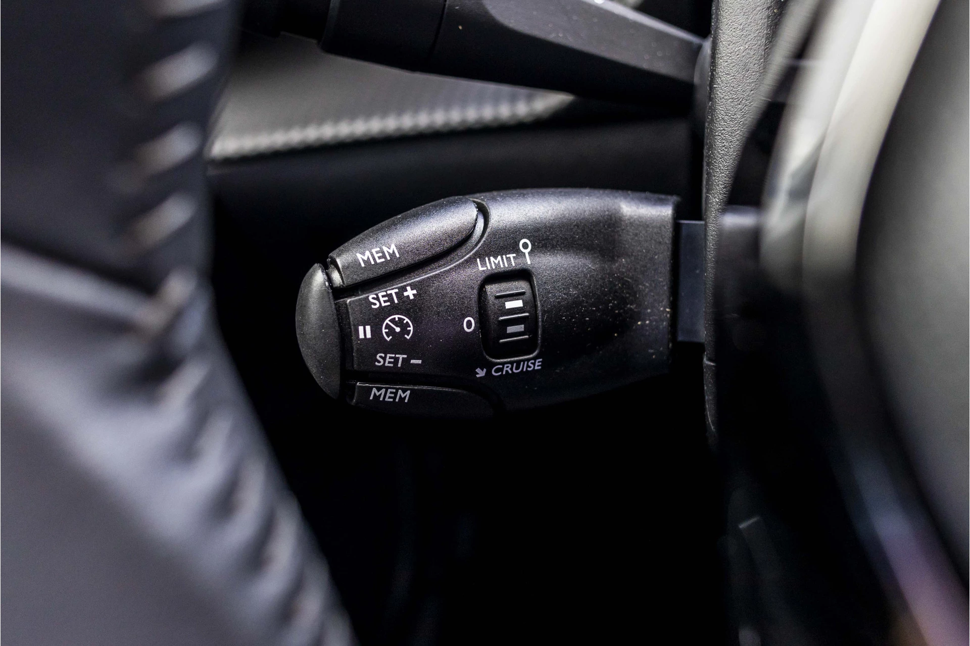 Hoofdafbeelding Peugeot e-2008