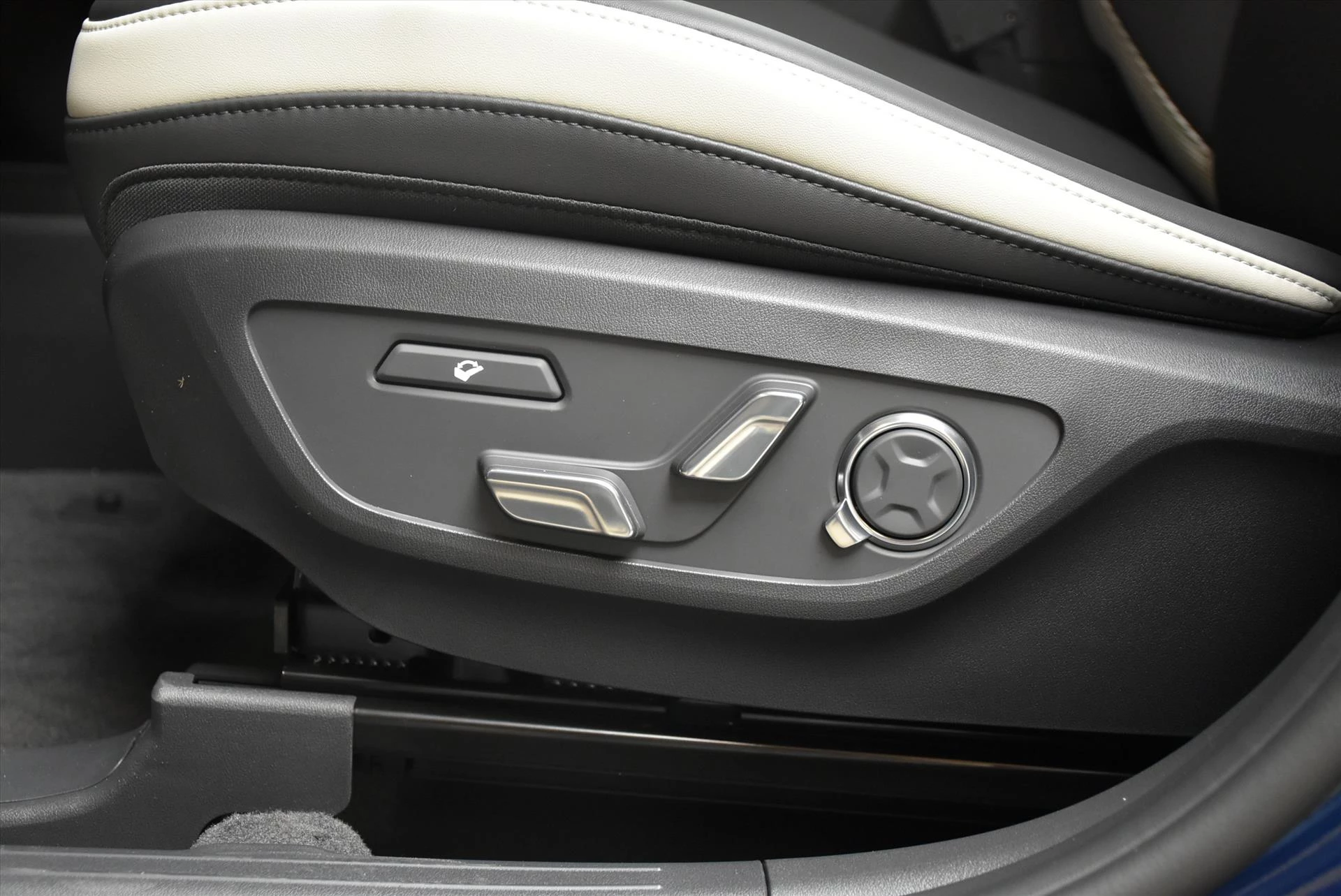 Hoofdafbeelding Kia EV5