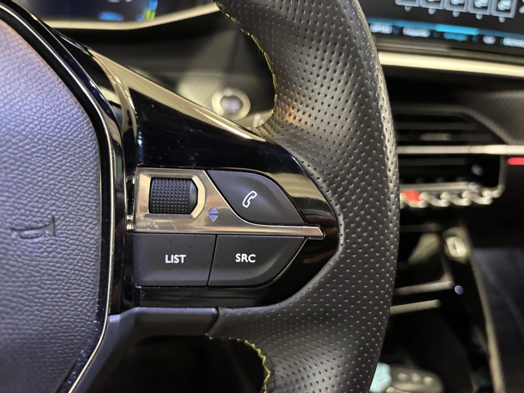 Hoofdafbeelding Peugeot e-2008