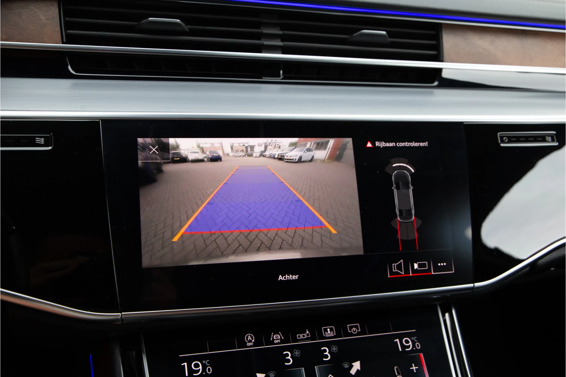Hoofdafbeelding Audi A8