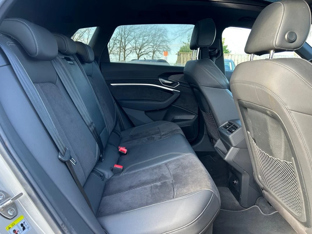 Hoofdafbeelding Audi e-tron