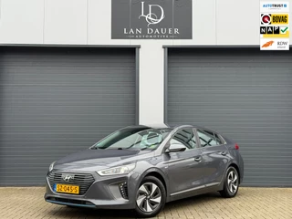 Hoofdafbeelding Hyundai IONIQ Hyundai IONIQ 1.6 GDi Comfort / AUTOMAAT / CAMERA / NAP