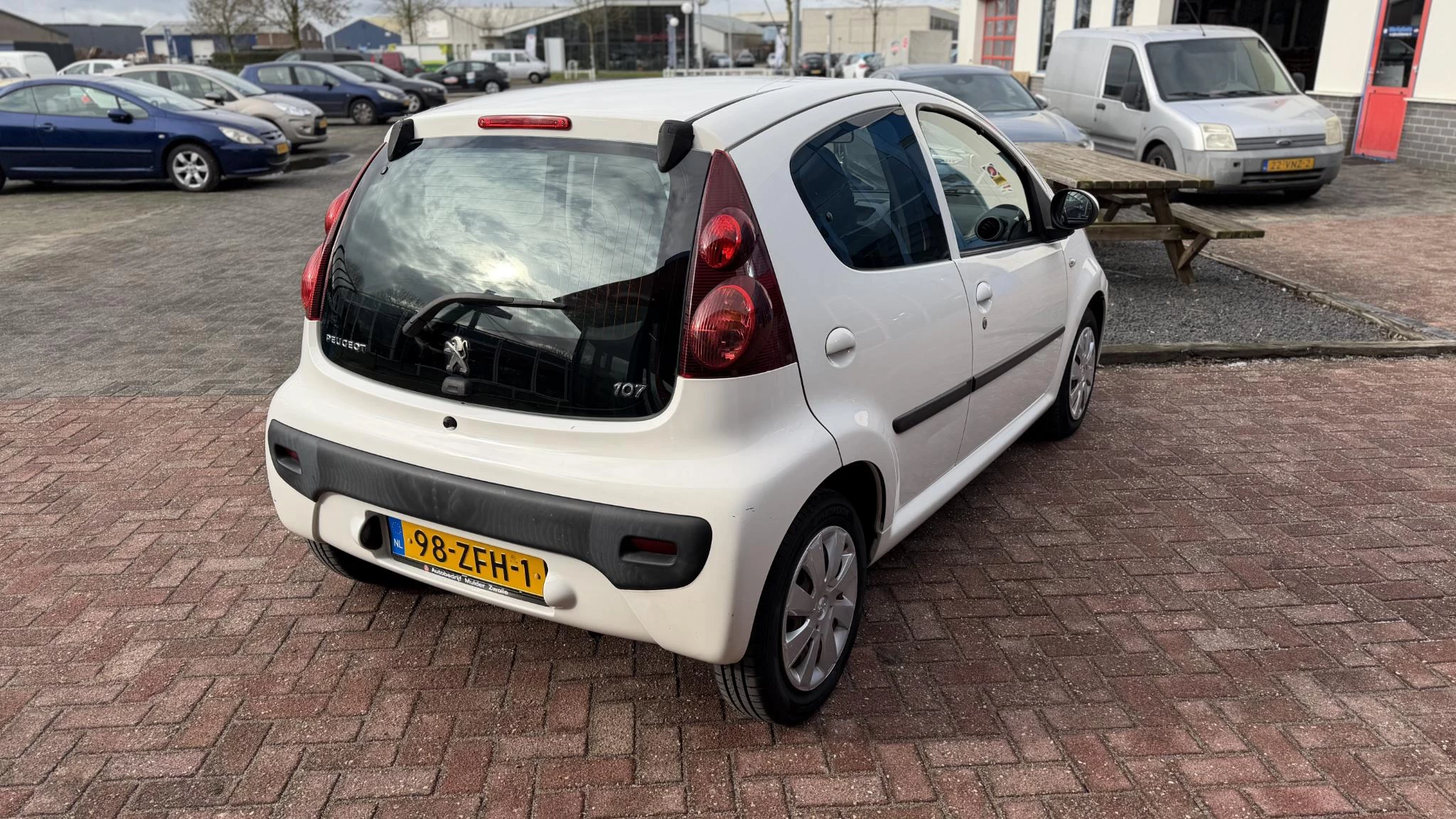Hoofdafbeelding Peugeot 107