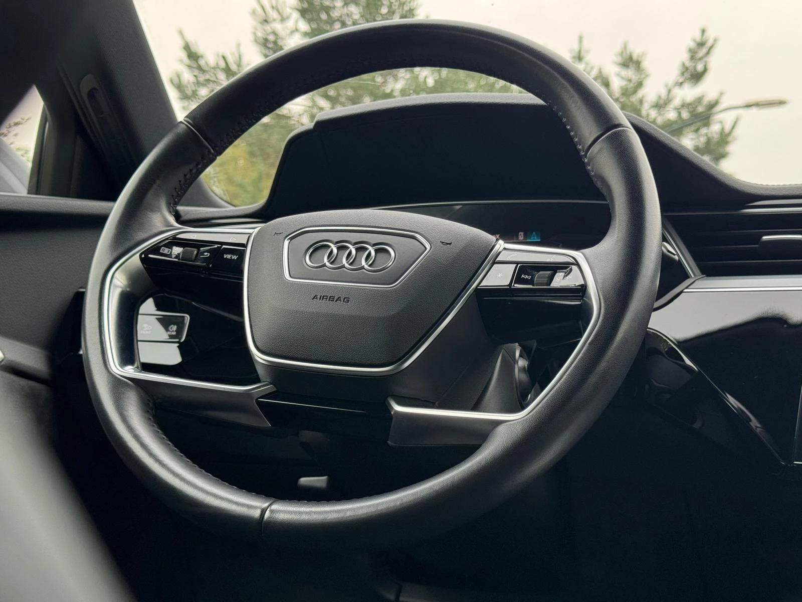 Hoofdafbeelding Audi e-tron