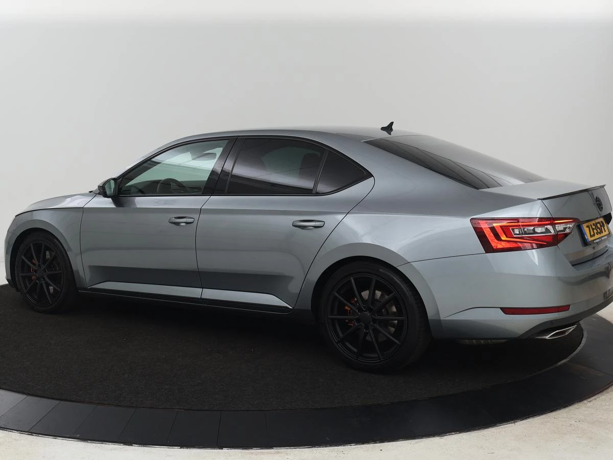 Hoofdafbeelding Škoda Superb