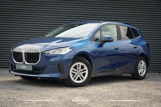 Hoofdafbeelding BMW 2 Serie BMW 2-serie Active Tourer 220i / Aut / Navi / Trekhaak Elektrisch / Incl BTW