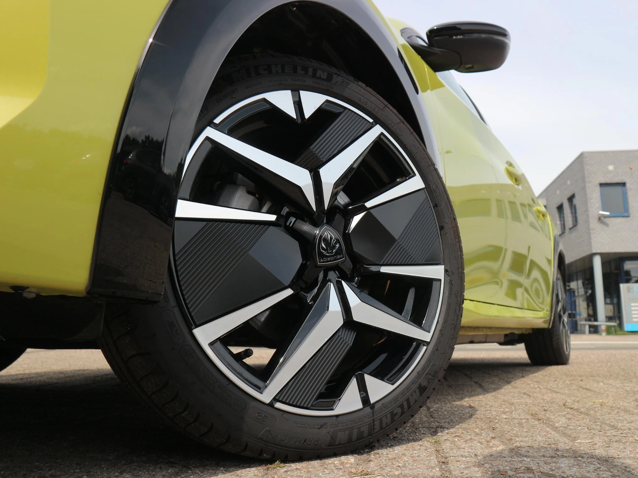 Hoofdafbeelding Peugeot e-208