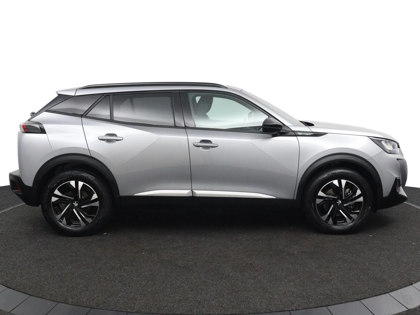 Hoofdafbeelding Peugeot e-2008