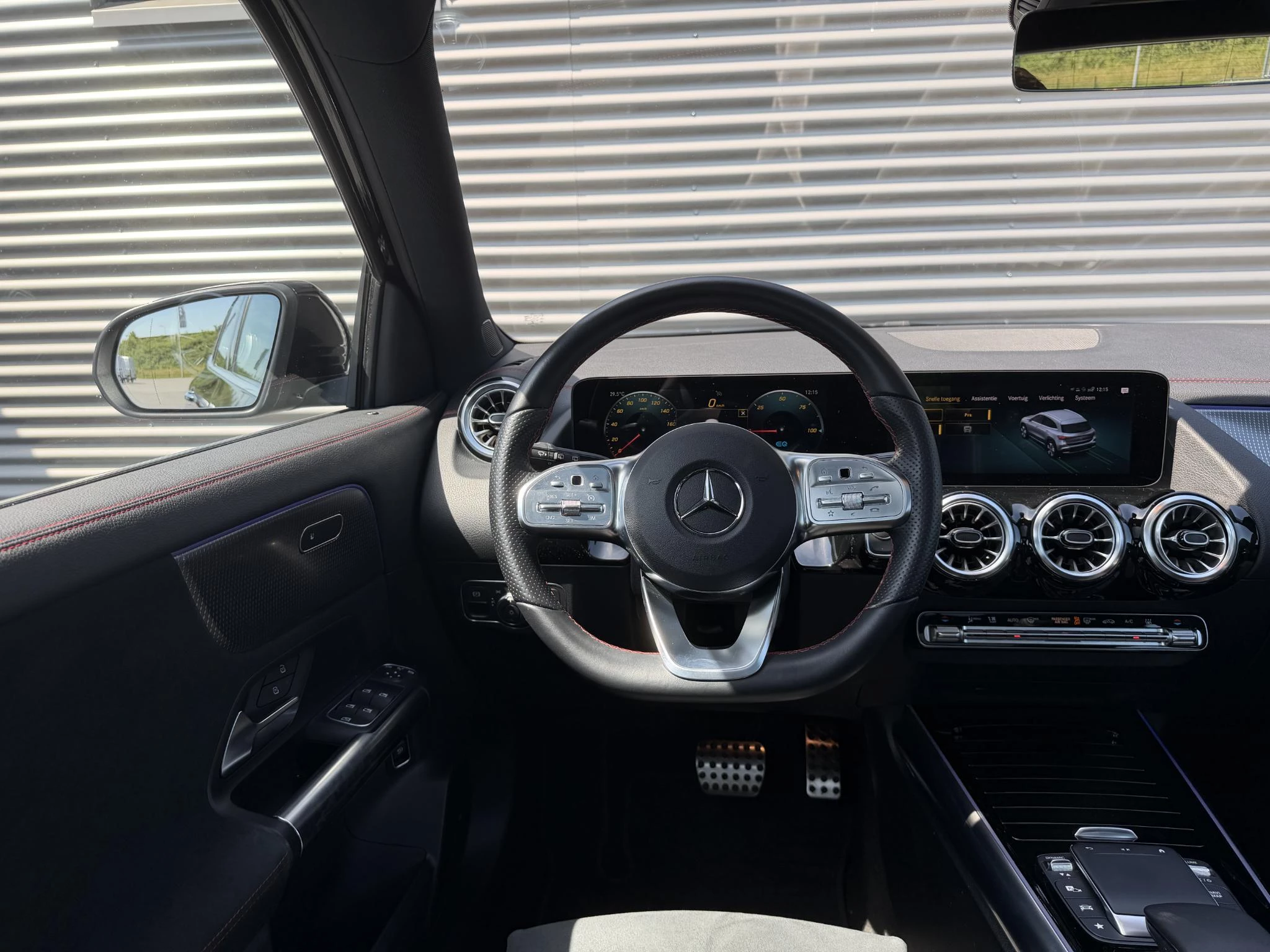 Hoofdafbeelding Mercedes-Benz EQA