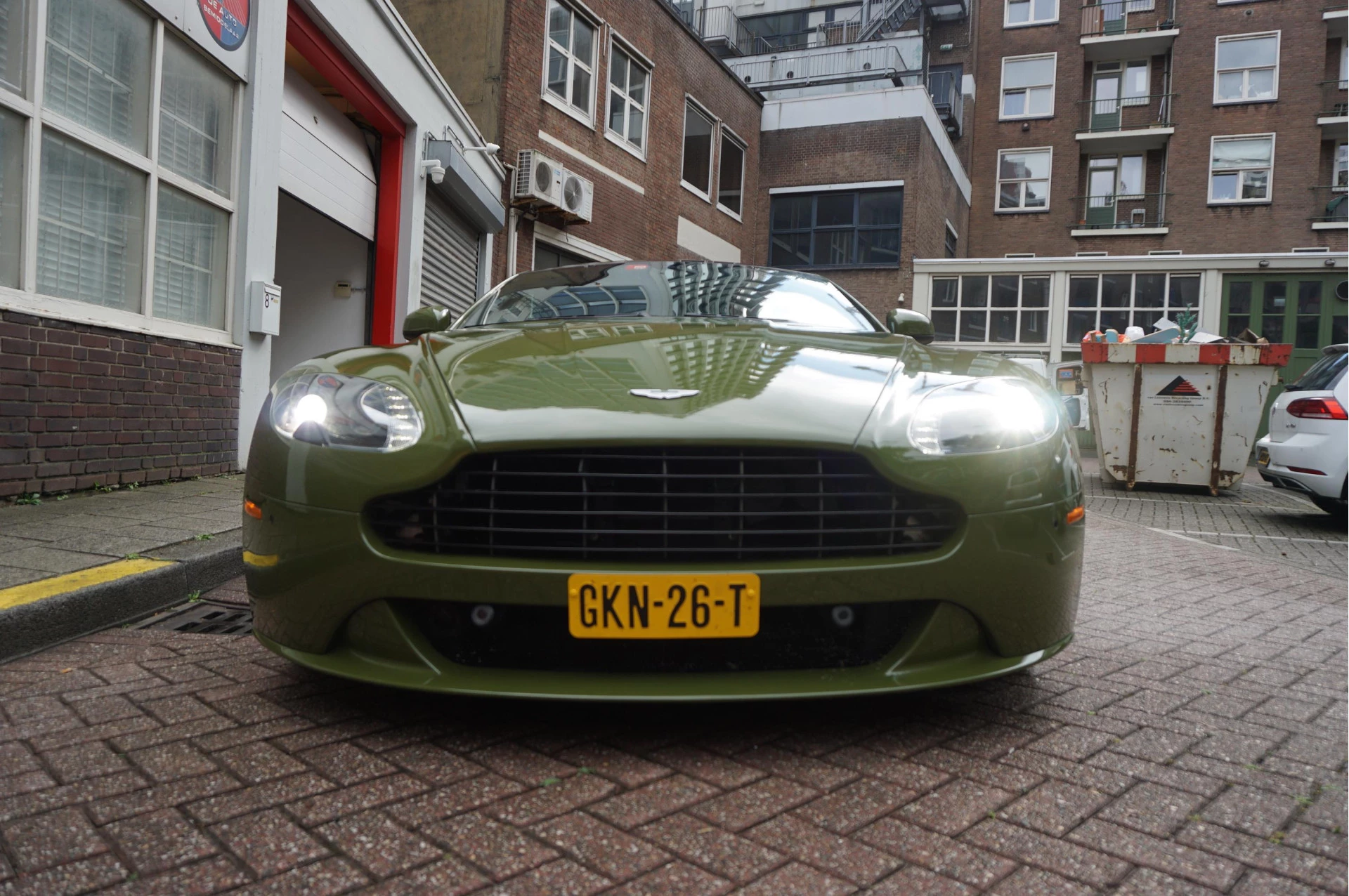 Hoofdafbeelding Aston Martin V8 Vantage