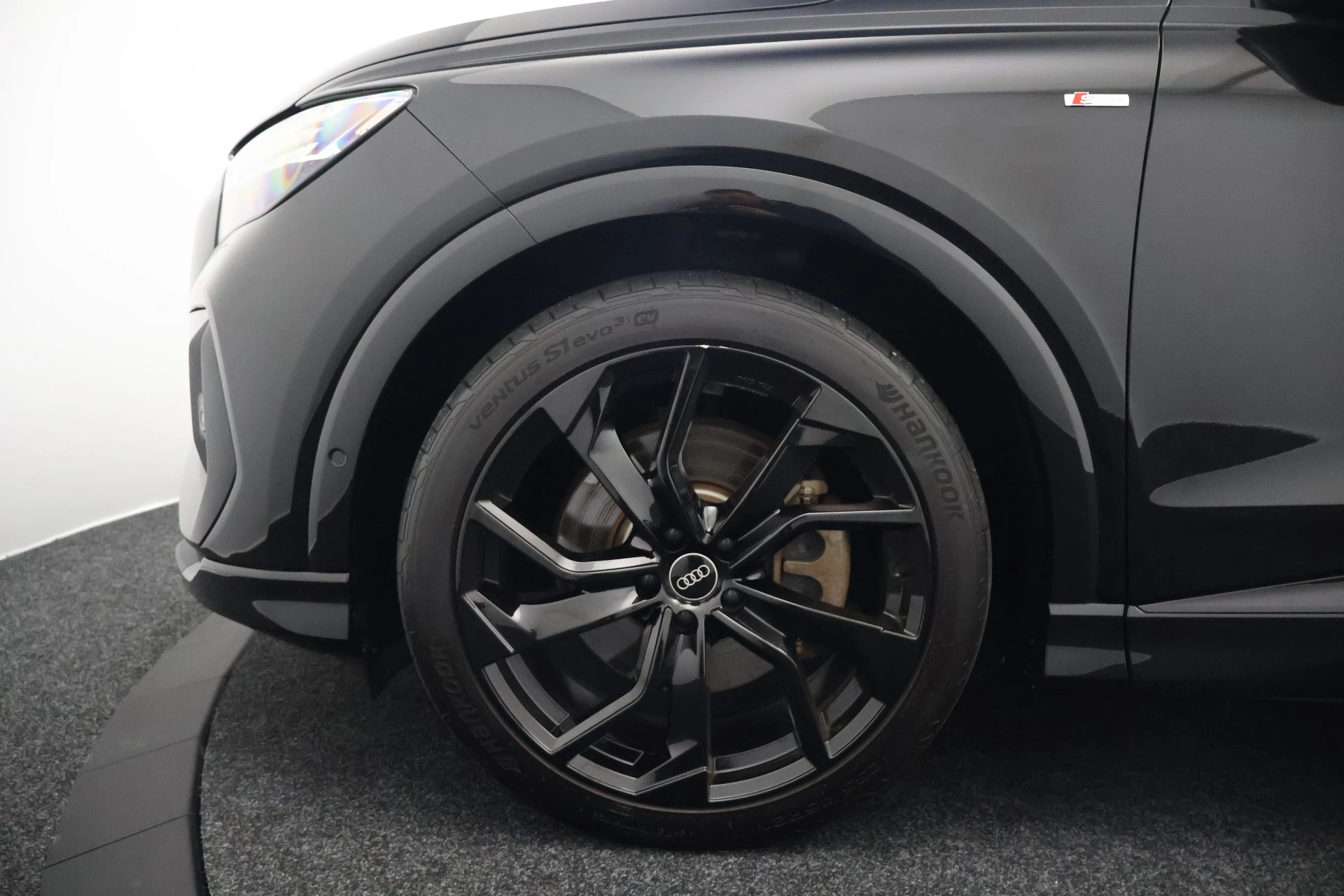 Hoofdafbeelding Audi Q4 e-tron