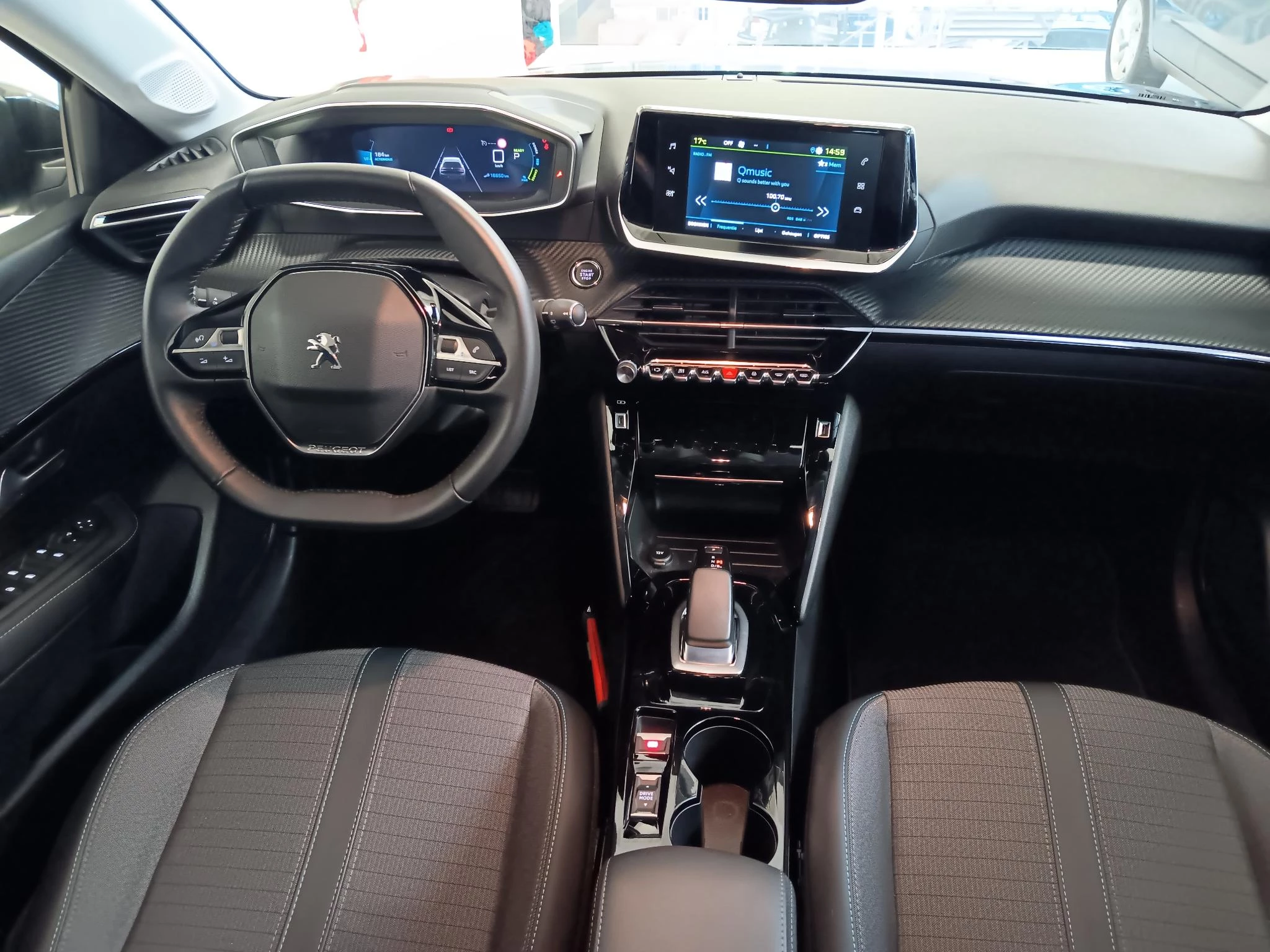 Hoofdafbeelding Peugeot e-208